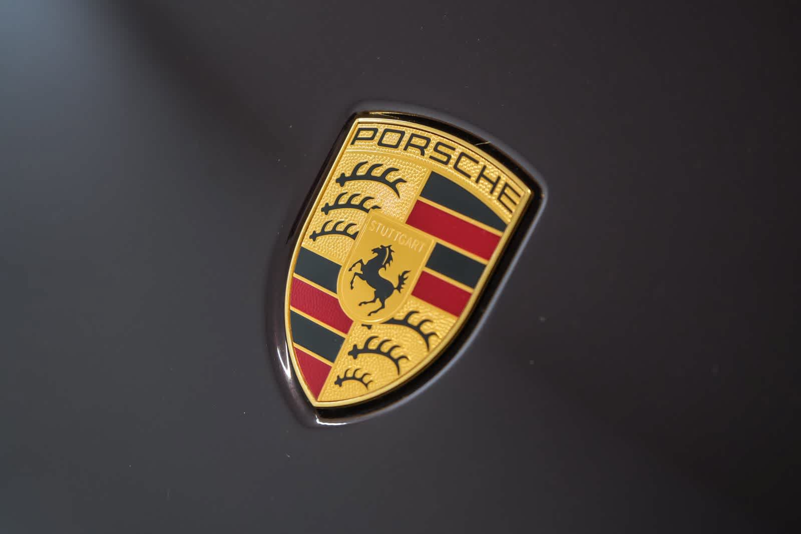 Certified 2024 Porsche Macan AWD/4WD image 17