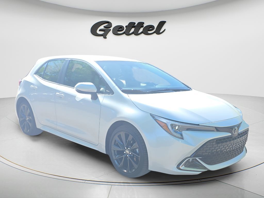 Used 2025 Toyota Corolla XSE image 2