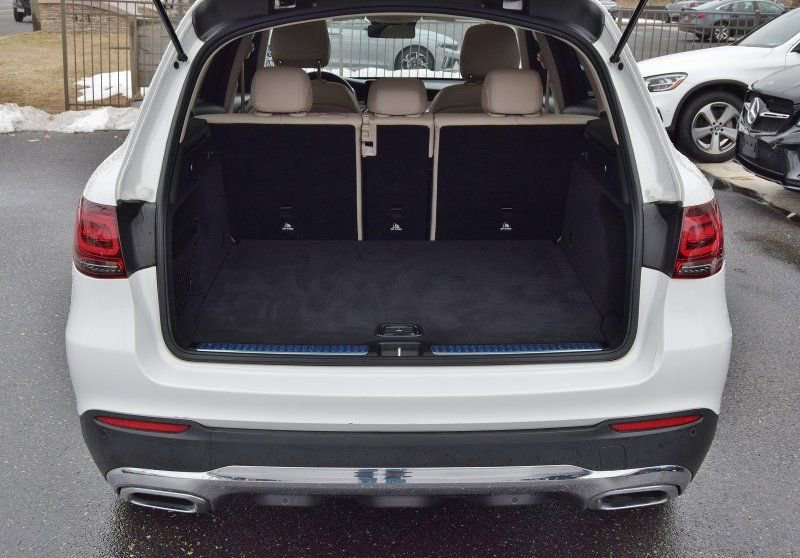 Used 2022 Mercedes-Benz GLC 300 4MATIC w/ Premium Package Lite image 7