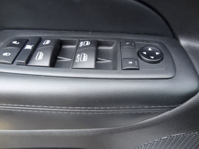 Used 2021 Jeep Grand Cherokee Laredo X AWD/4WD image 16