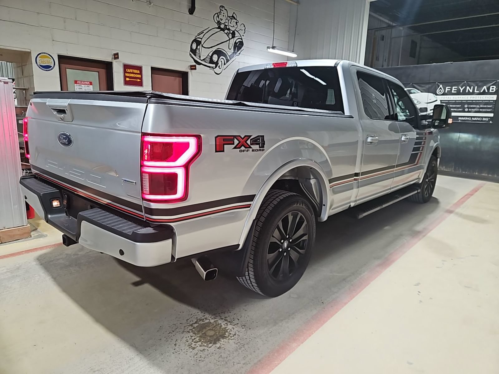 Used 2019 Ford F150 Lariat w/ Equipment Group 502A Luxury AWD/4WD image 3