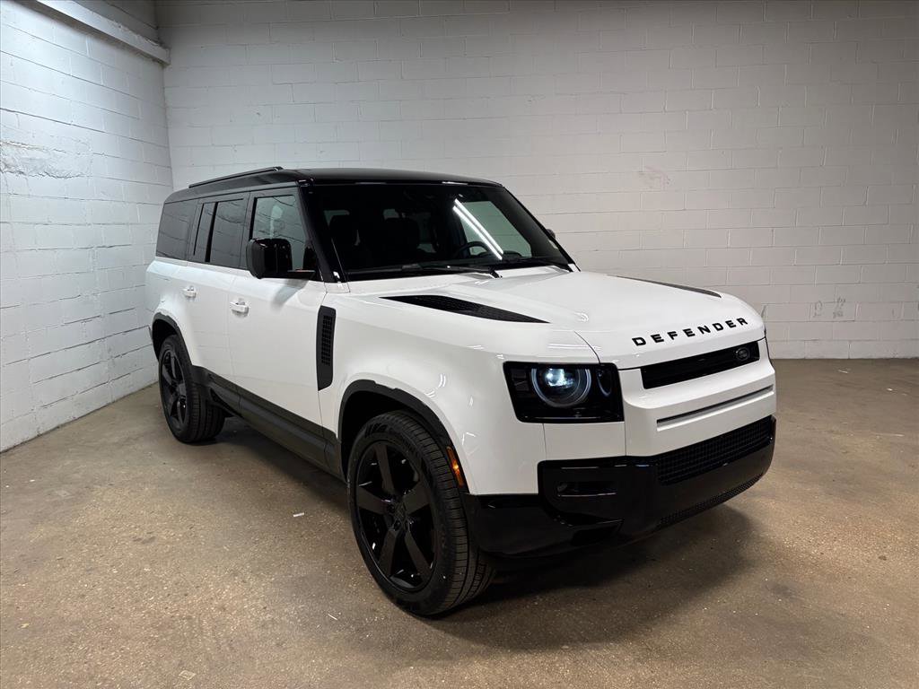 New 2026 Land Rover Defender 130 X-Dynamic SE image 4