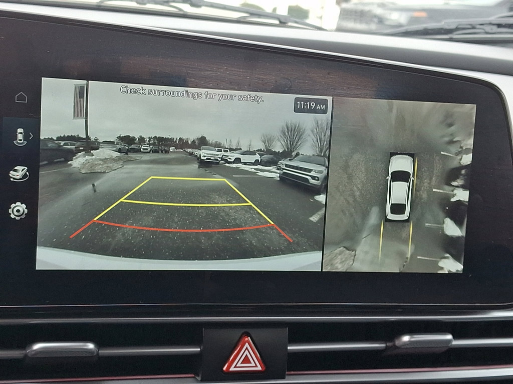 Used 2024 Hyundai Elantra Limited image 30