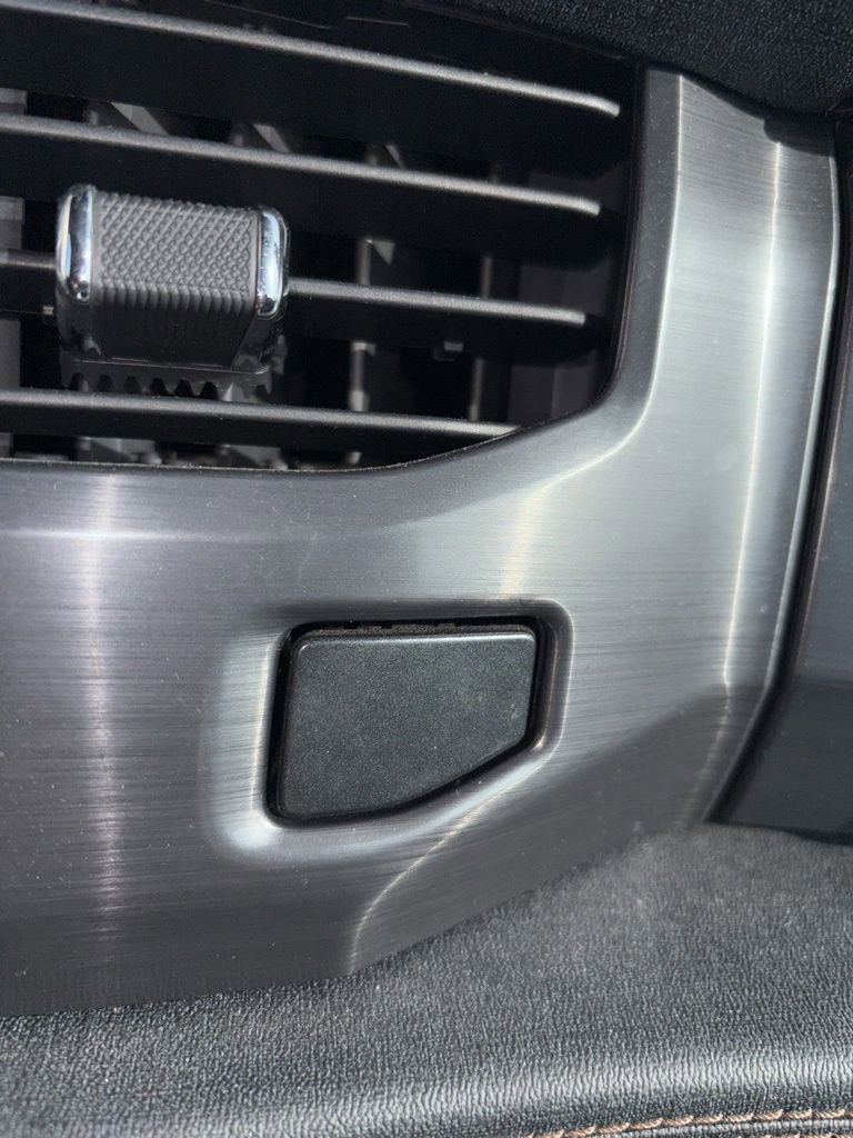 Used 2023 Ford F150 Lightning Lariat image 28