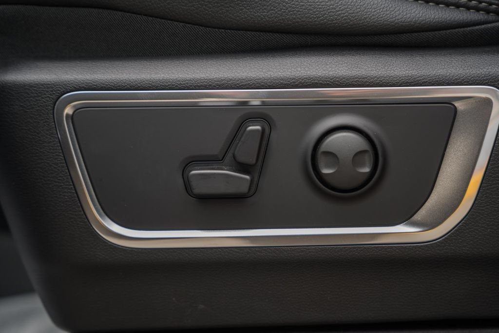 New 2026 RAM 1500 Laramie AWD/4WD image 40