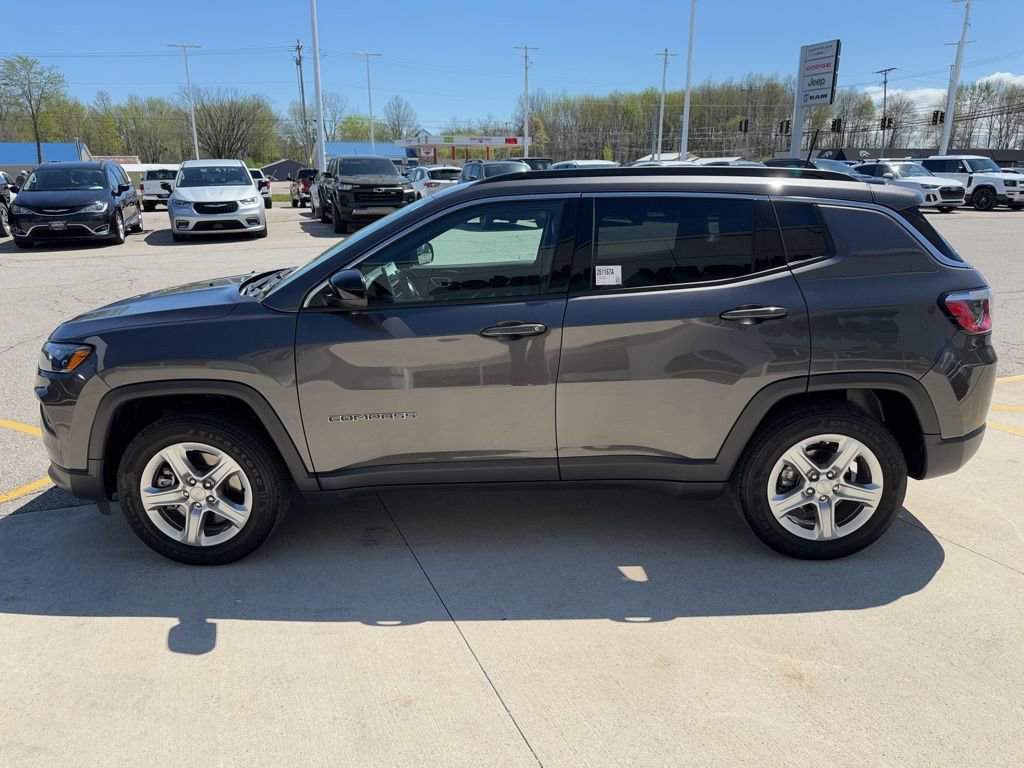 Used 2023 Jeep Compass Latitude w/ Convenience Group image 8