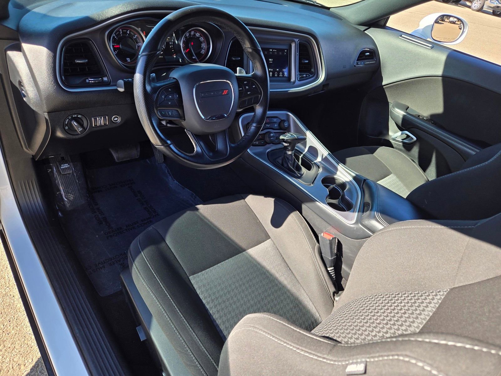 Used 2022 Dodge Challenger GT AWD/4WD image 16