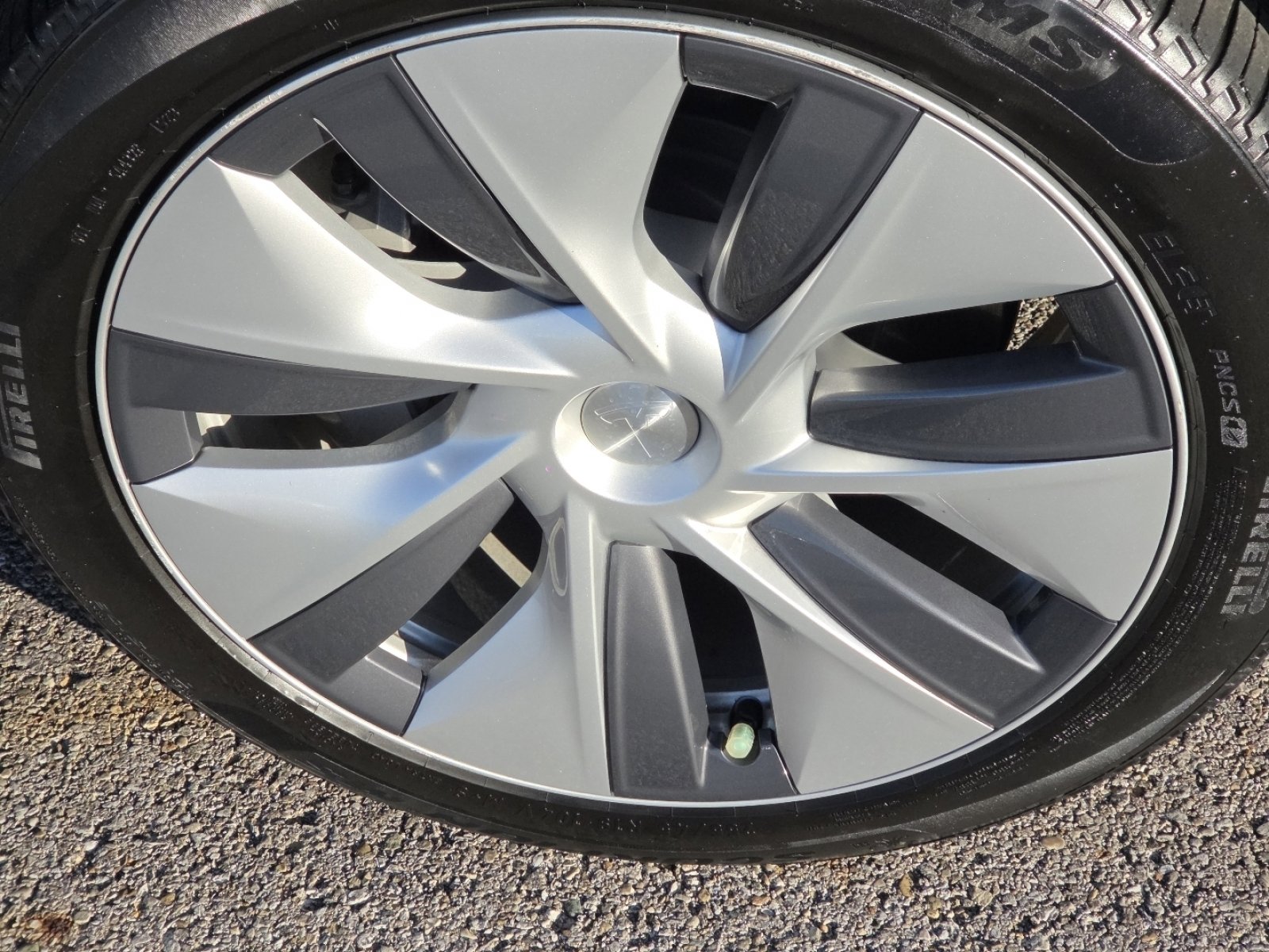 Used 2023 Tesla Model Y Long Range image 10