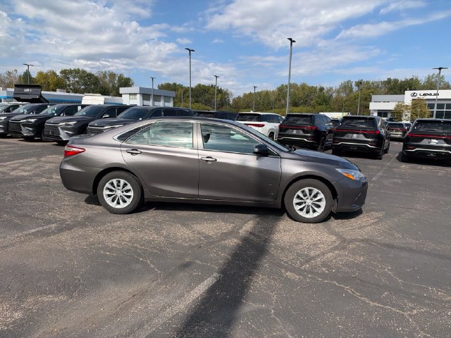 Used 2017 Toyota Camry LE FWD image 13