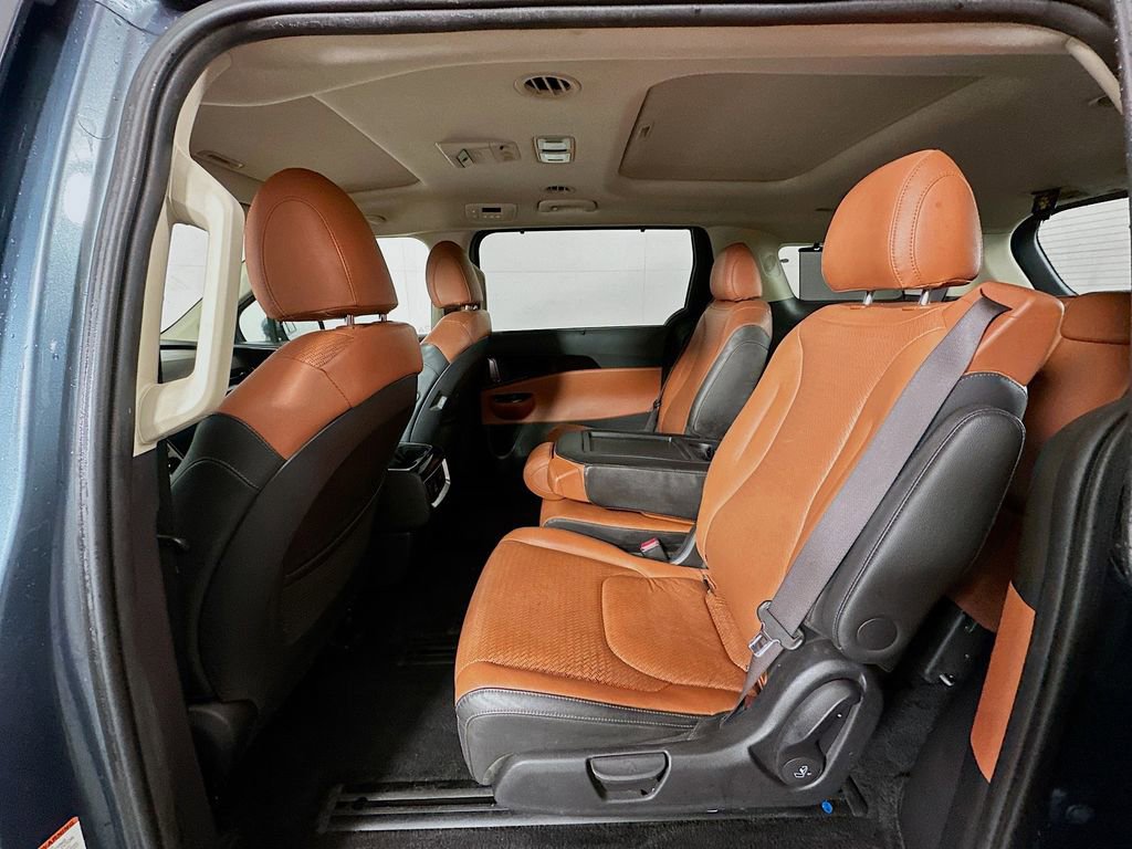 Used 2023 Kia Carnival SX Prestige image 24