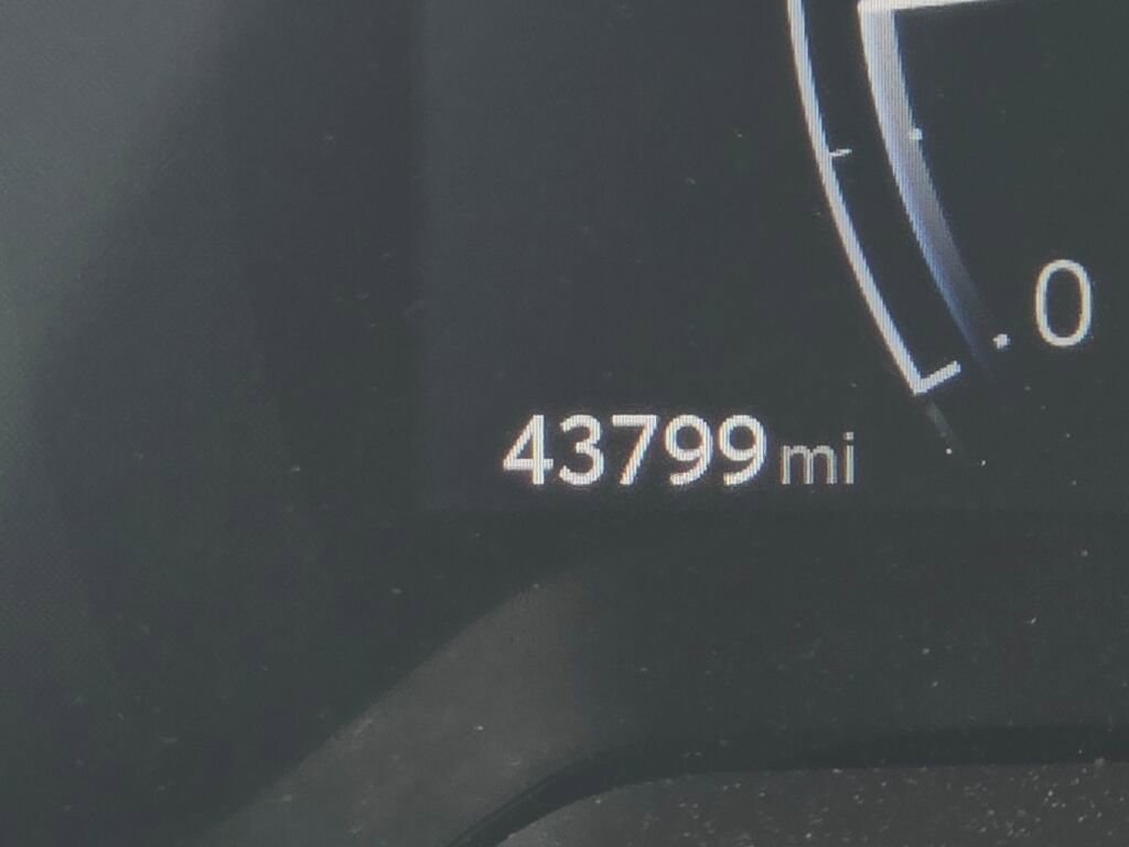 Used 2024 Toyota Corolla Cross XLE w/ Convenience Package AWD/4WD image 29