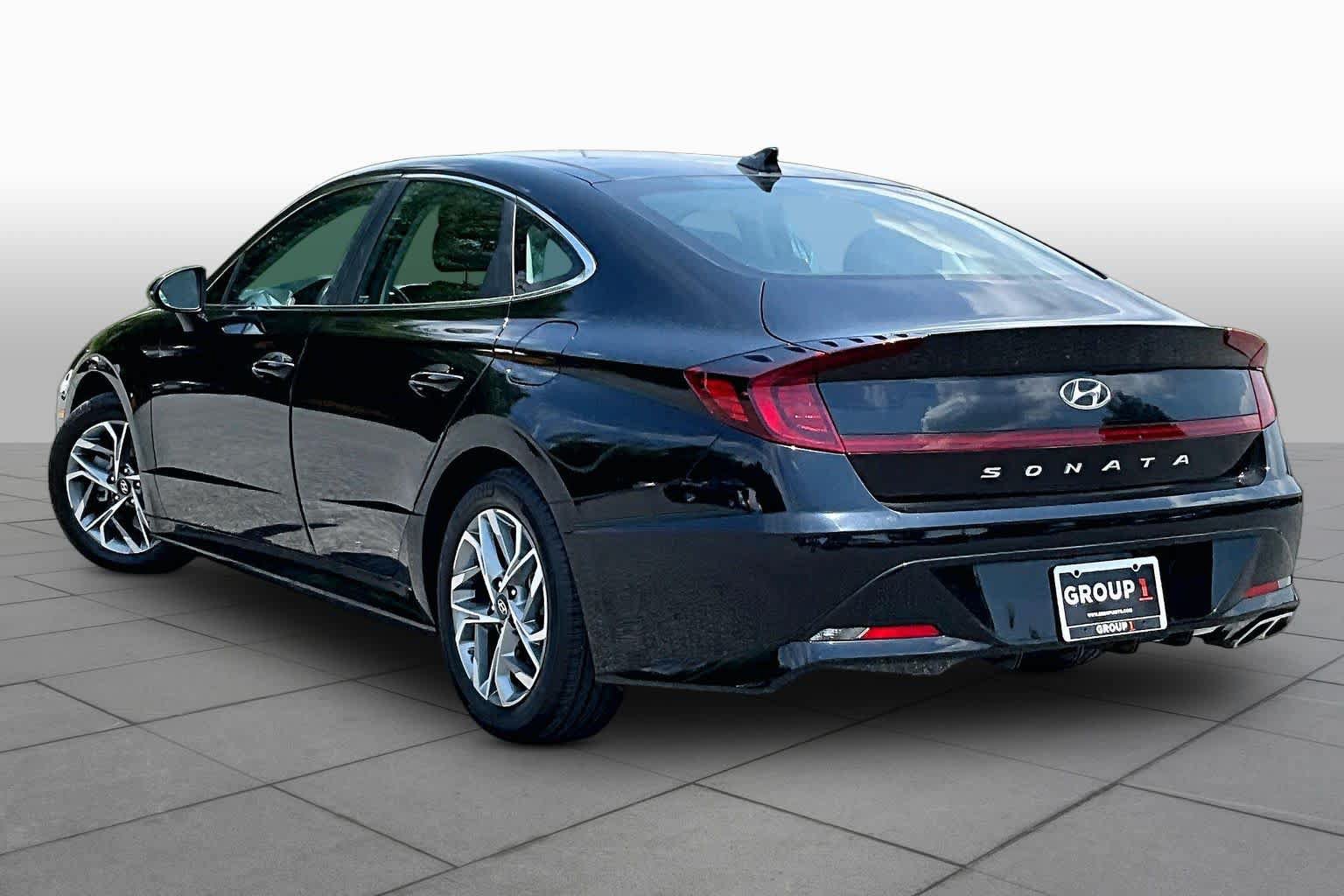 Used 2023 Hyundai Sonata SEL w/ Convenience Package FWD image 12