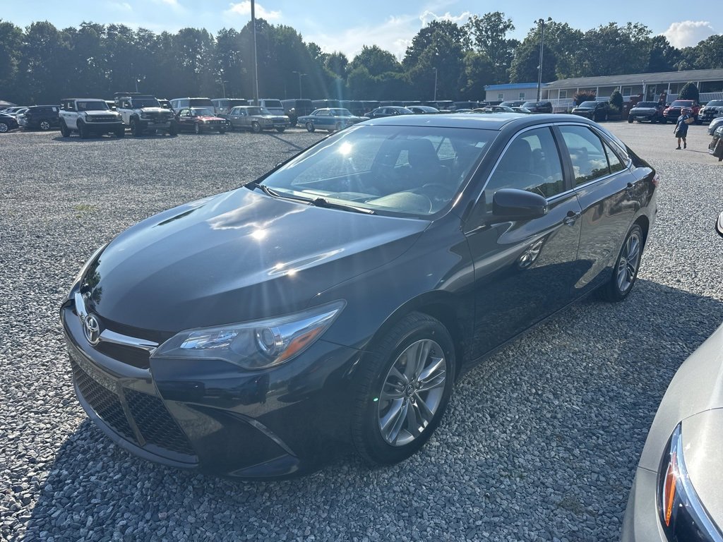 Used 2017 Toyota Camry SE