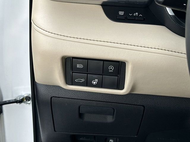 Used 2023 Toyota Highlander Limited image 18