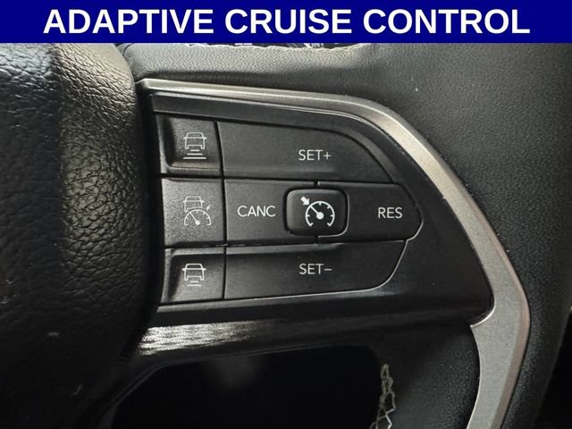 Used 2025 Jeep Grand Cherokee Altitude AWD/4WD image 18