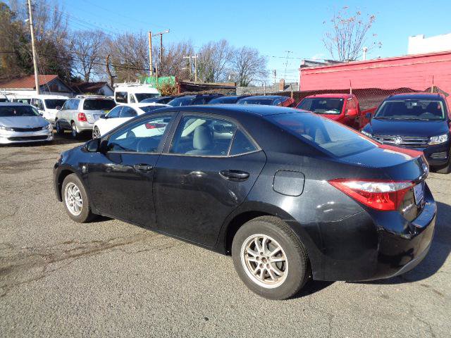 Used 2016 Toyota Corolla L FWD image 3