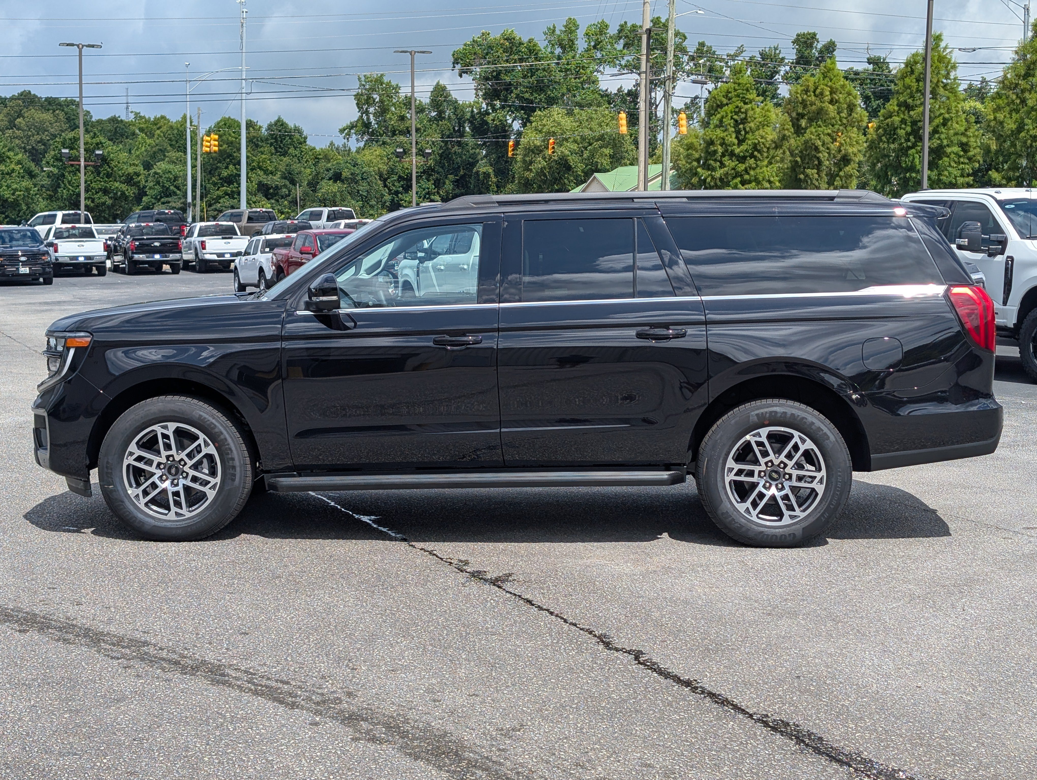 New 2026 Ford Expedition Max Active RWD image 14