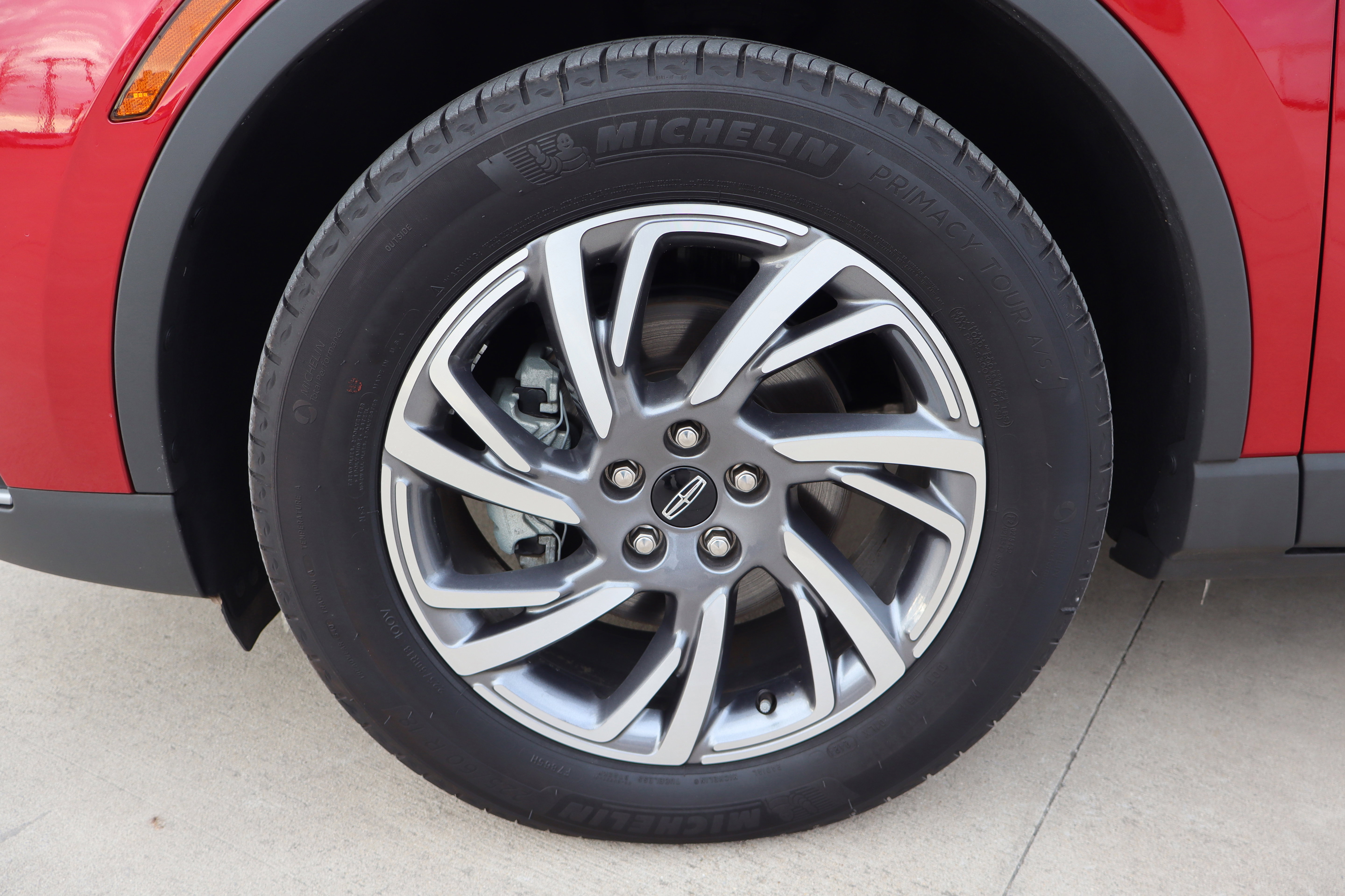 Used 2024 Lincoln Corsair Premiere w/ Rear Removable Package Tray image 30