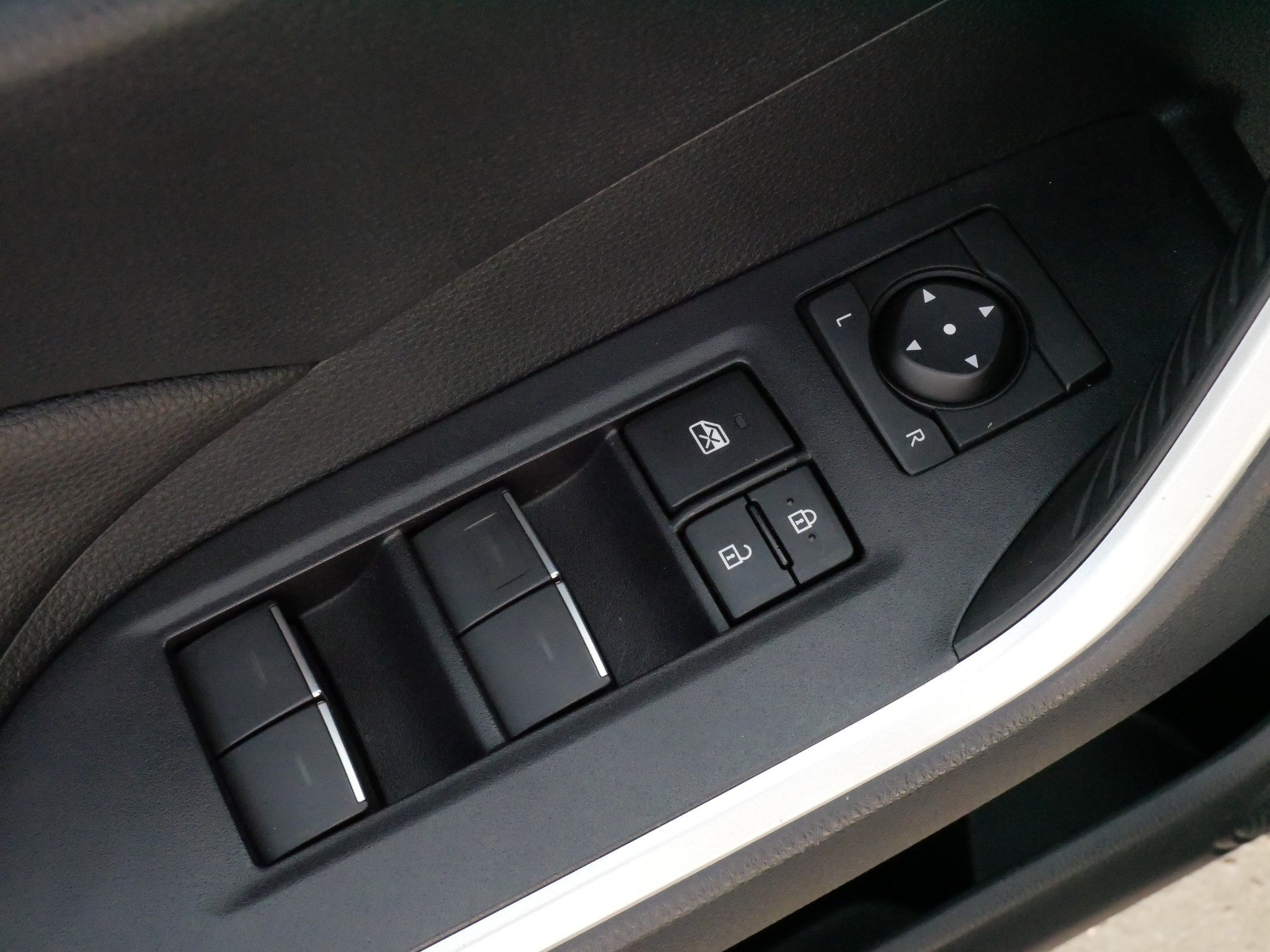 Certified 2024 Toyota RAV4 SE AWD/4WD image 19