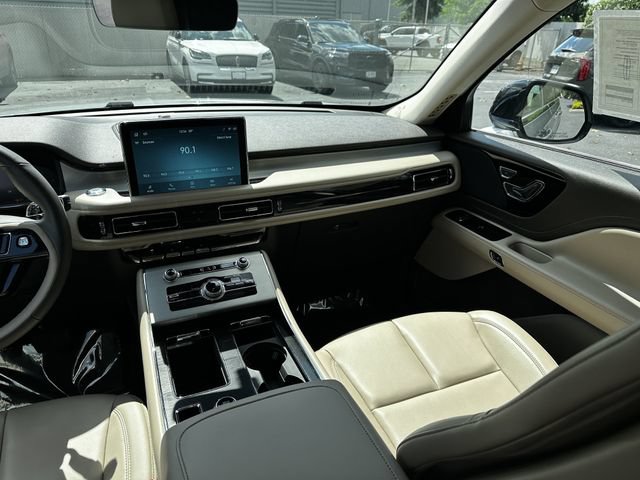 Certified 2024 Lincoln Aviator AWD w/ Elements Package image 17
