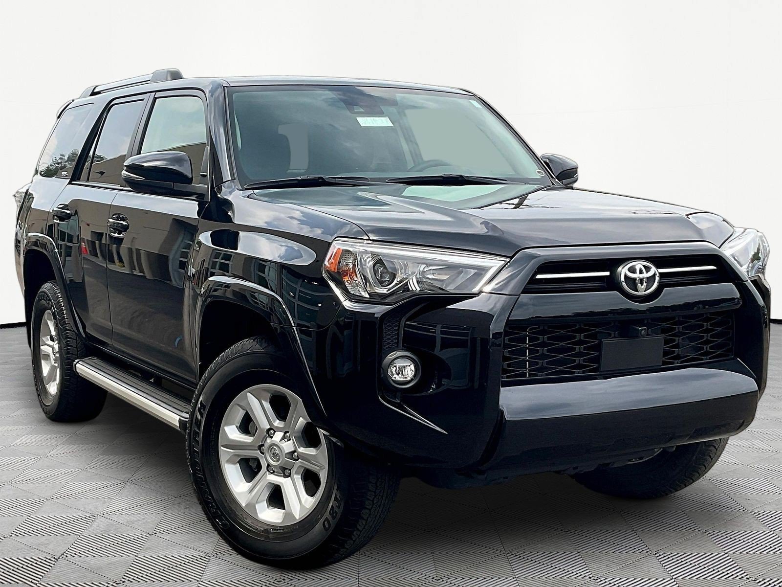 Used 2023 Toyota 4Runner SR5 Premium w/ Moonroof Package AWD/4WD image 3
