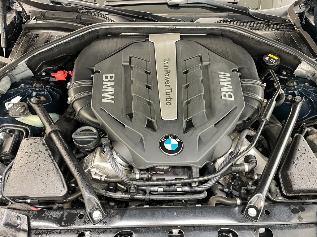 Used 2015 BMW 750Li xDrive image 48