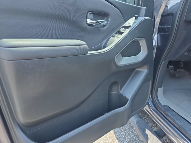 Used 2024 Nissan Frontier SV w/ SV Convenience Package RWD image 17