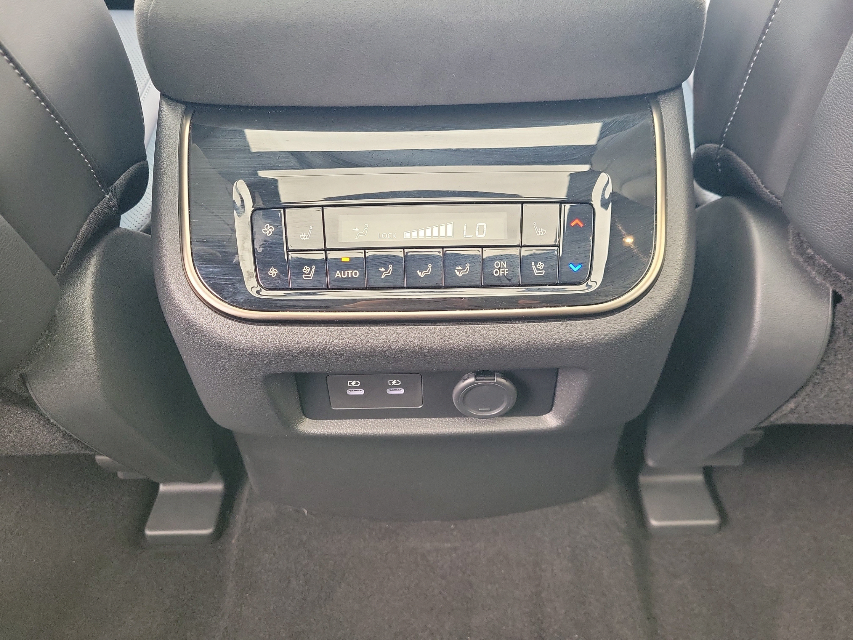Certified 2026 INFINITI QX80 4WD w/ Sport Exterior Package image 42