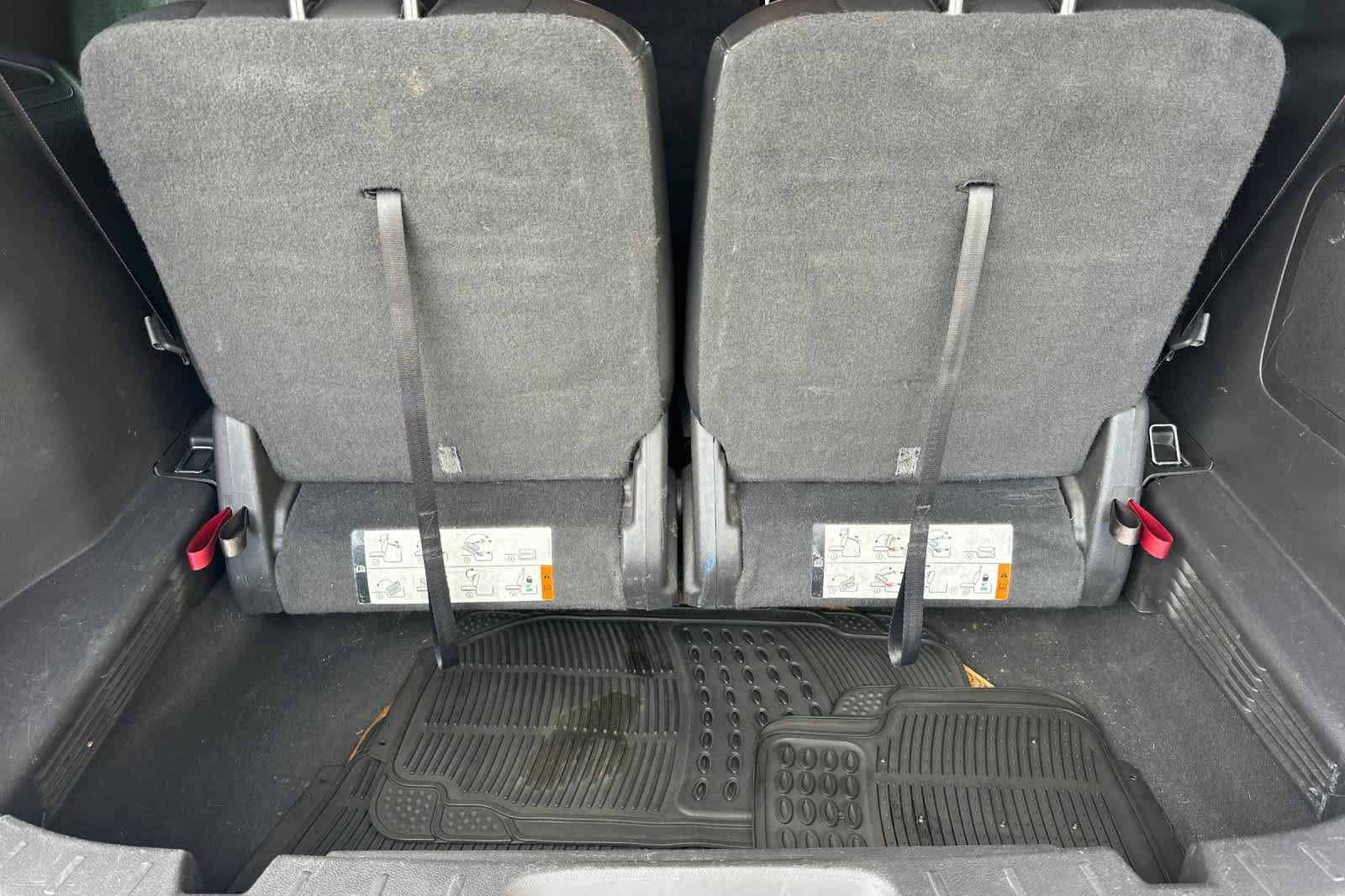 Used 2015 Ford Explorer XLT w/ Equipment Group 202B FWD image 16