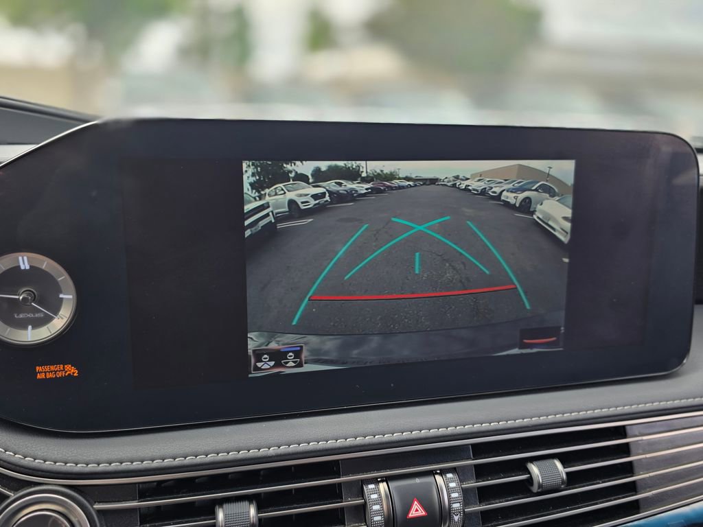 Used 2021 Lexus LS 500 w/ Accessory Package (Z1) RWD image 30