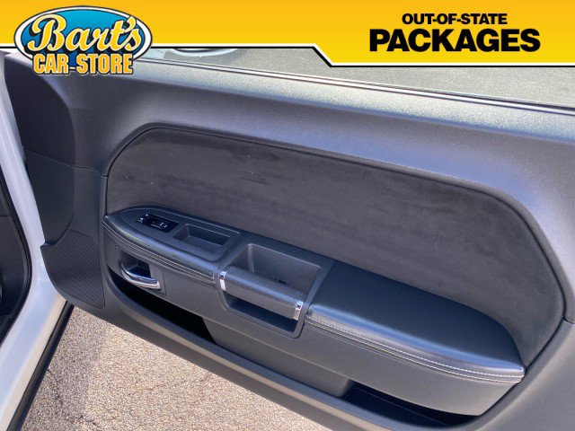 Used 2014 Dodge Challenger SRT8 w/ Harman/Kardon Audio Group RWD image 10
