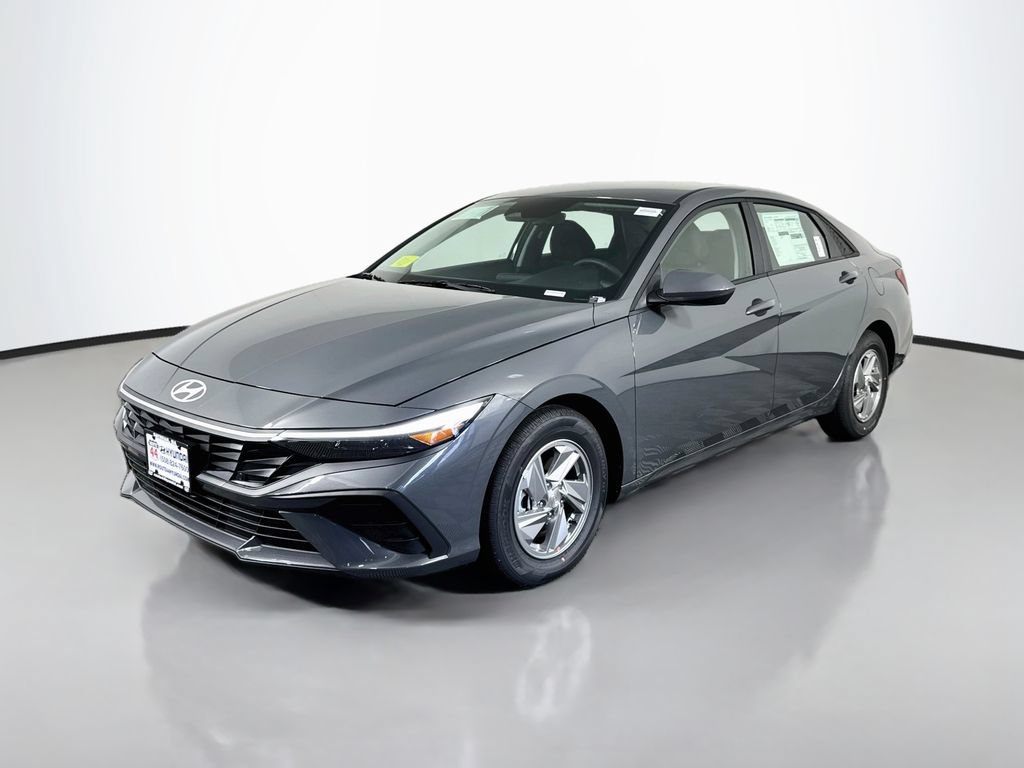 New 2026 Hyundai Elantra SE FWD image 2