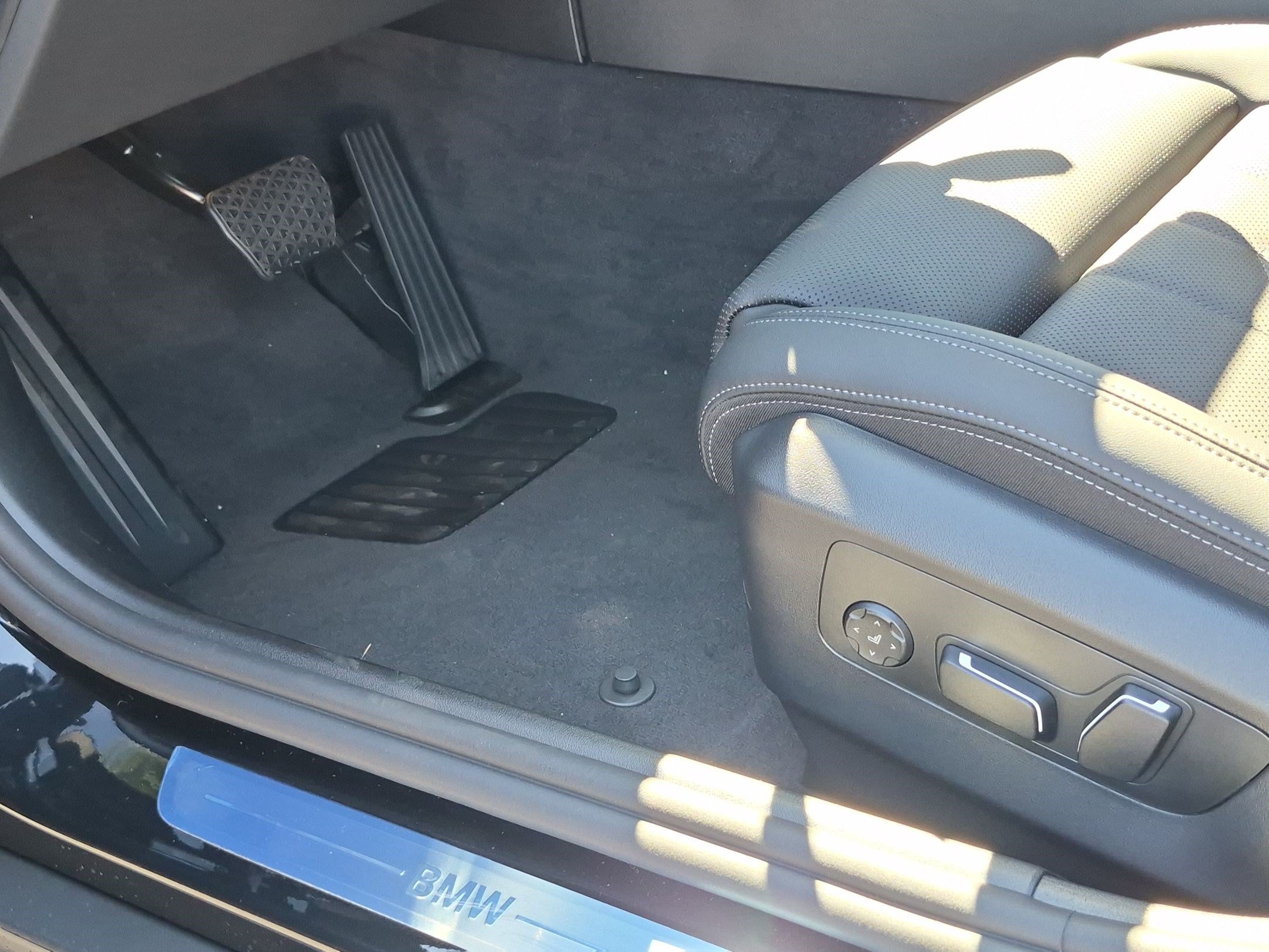 New 2027 BMW 530i w/ Convenience Package RWD image 17