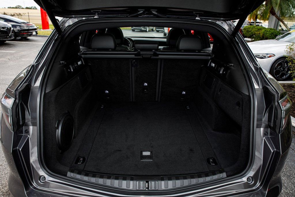 New 2025 Alfa Romeo Stelvio Sprint image 33