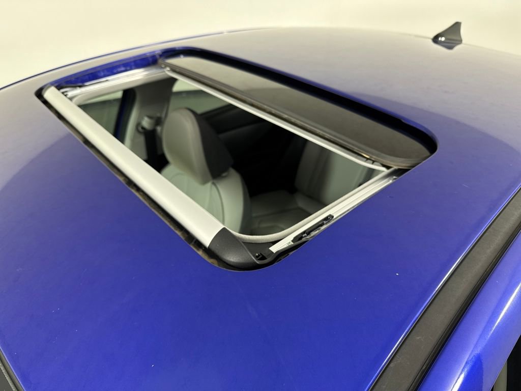 Used 2021 Hyundai Elantra Limited image 21