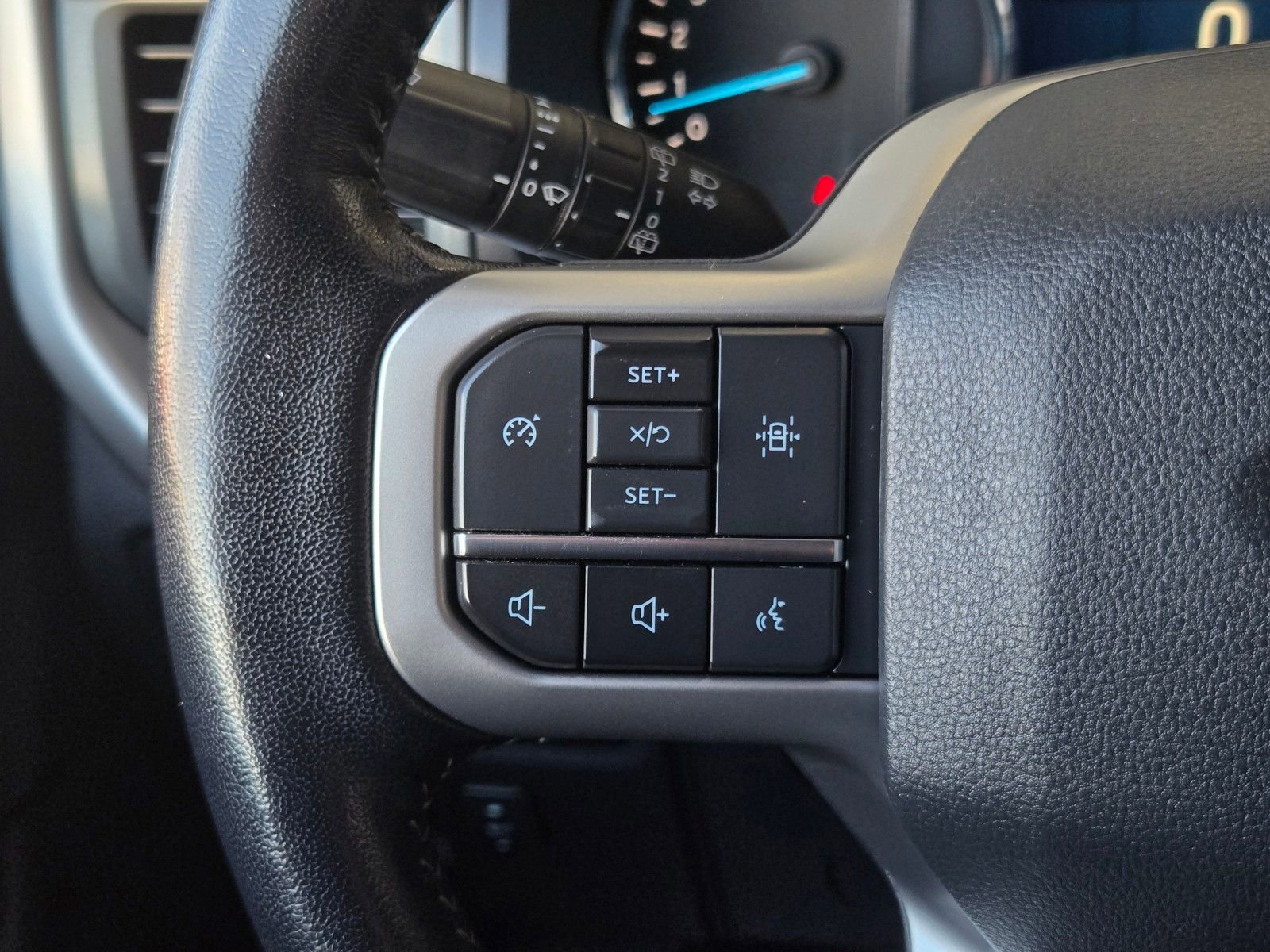 Used 2023 Ford Expedition Max XLT image 23