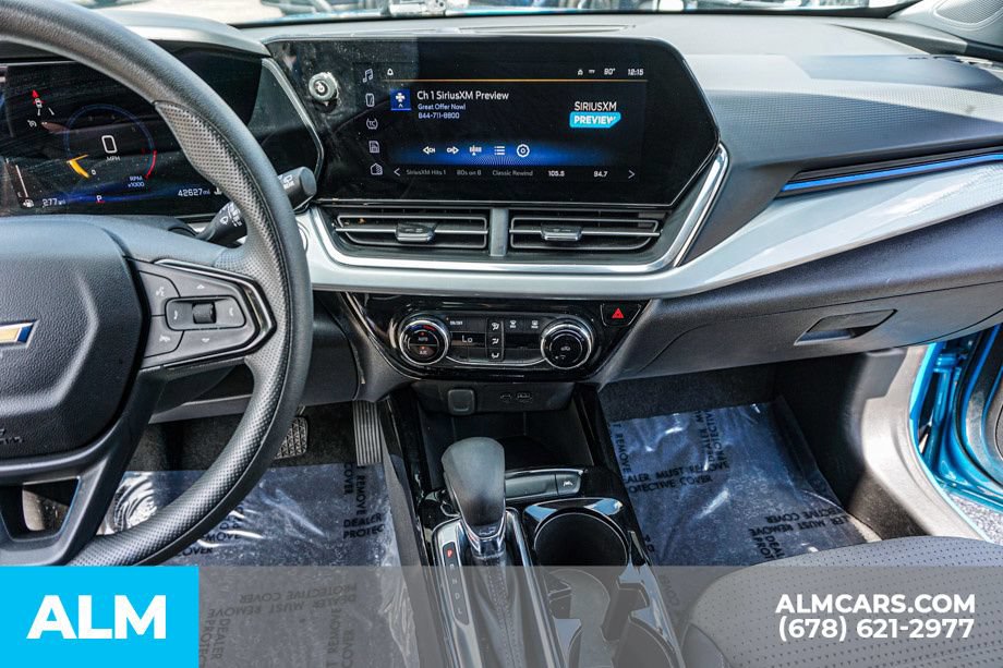 Used 2025 Chevrolet Trax LT FWD image 37