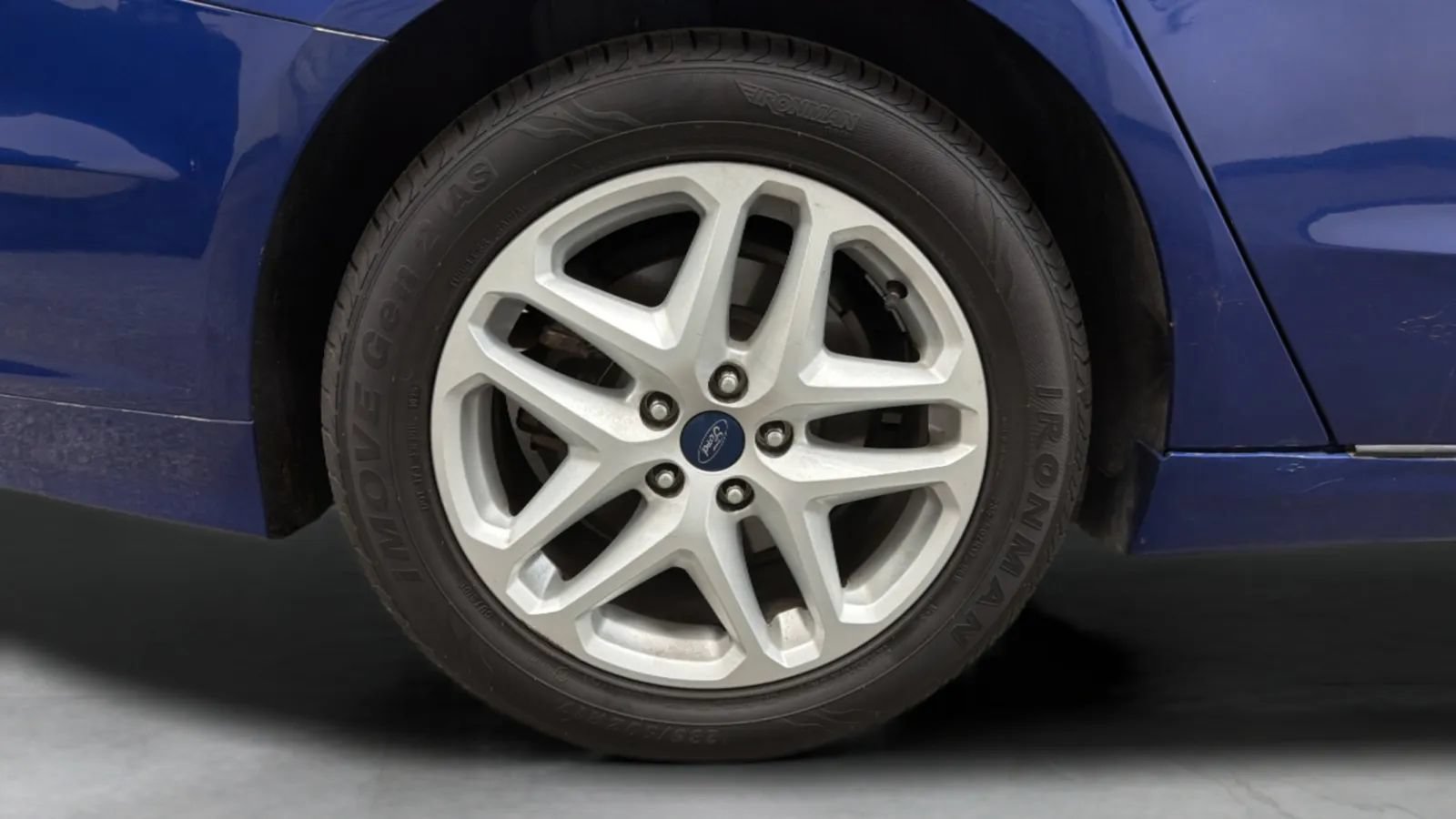 Used 2016 Ford Fusion SE FWD image 24