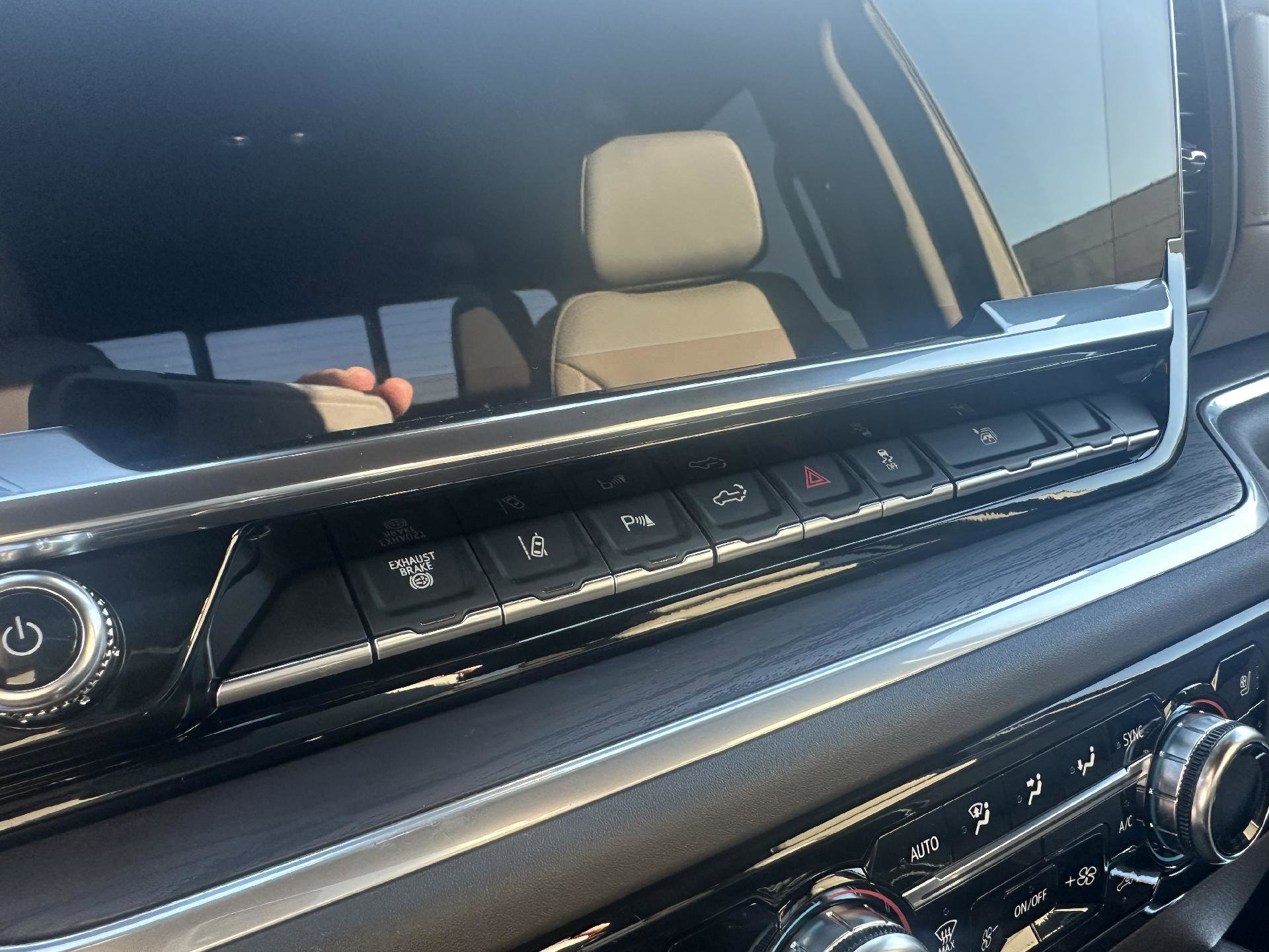 New 2026 GMC Sierra 3500 SLT w/ SLT Convenience Package image 16