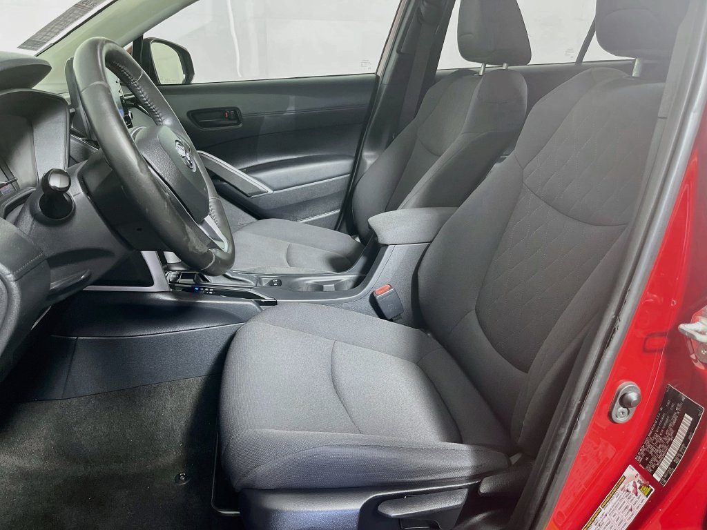 Used 2022 Toyota Corolla Cross LE w/ Moonroof Package FWD image 12