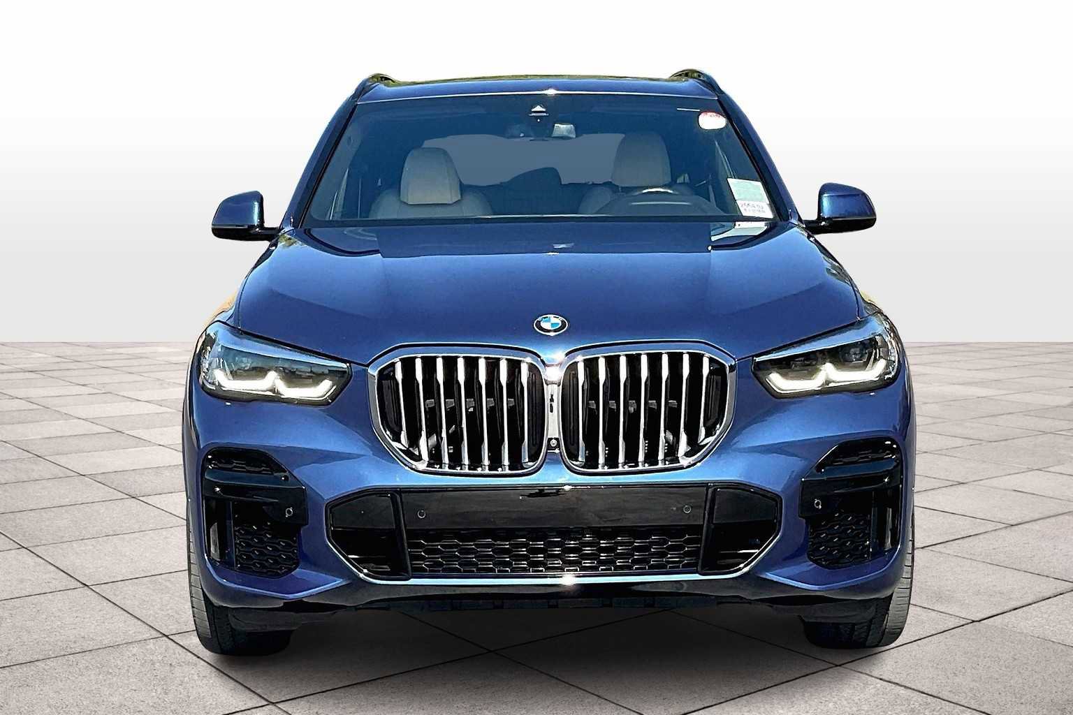 Used 2022 BMW X5 xDrive40i w/ M Sport Package image 3