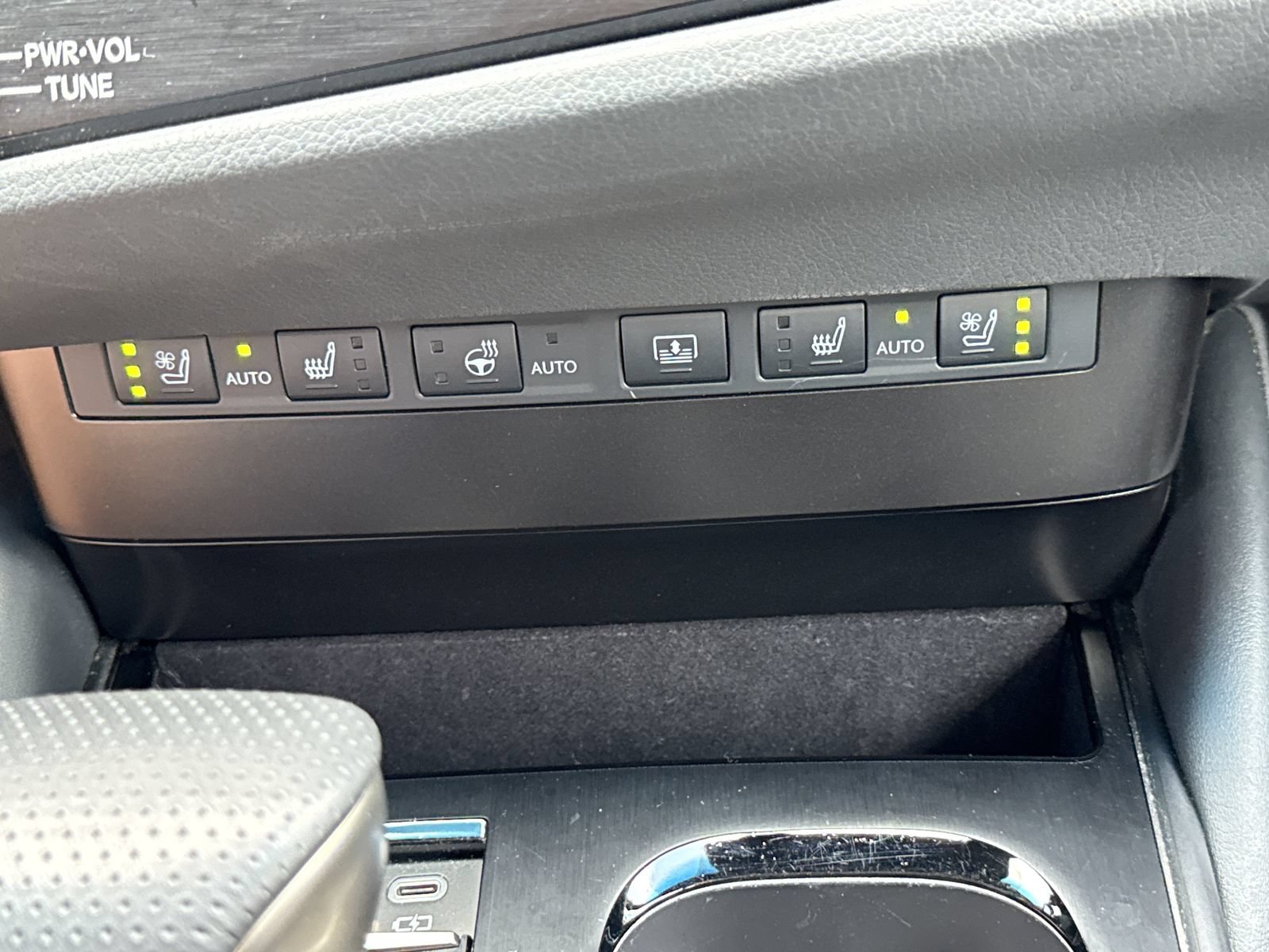 Used 2024 Lexus ES 350 F Sport w/ Accessory Package (Z2) FWD image 33