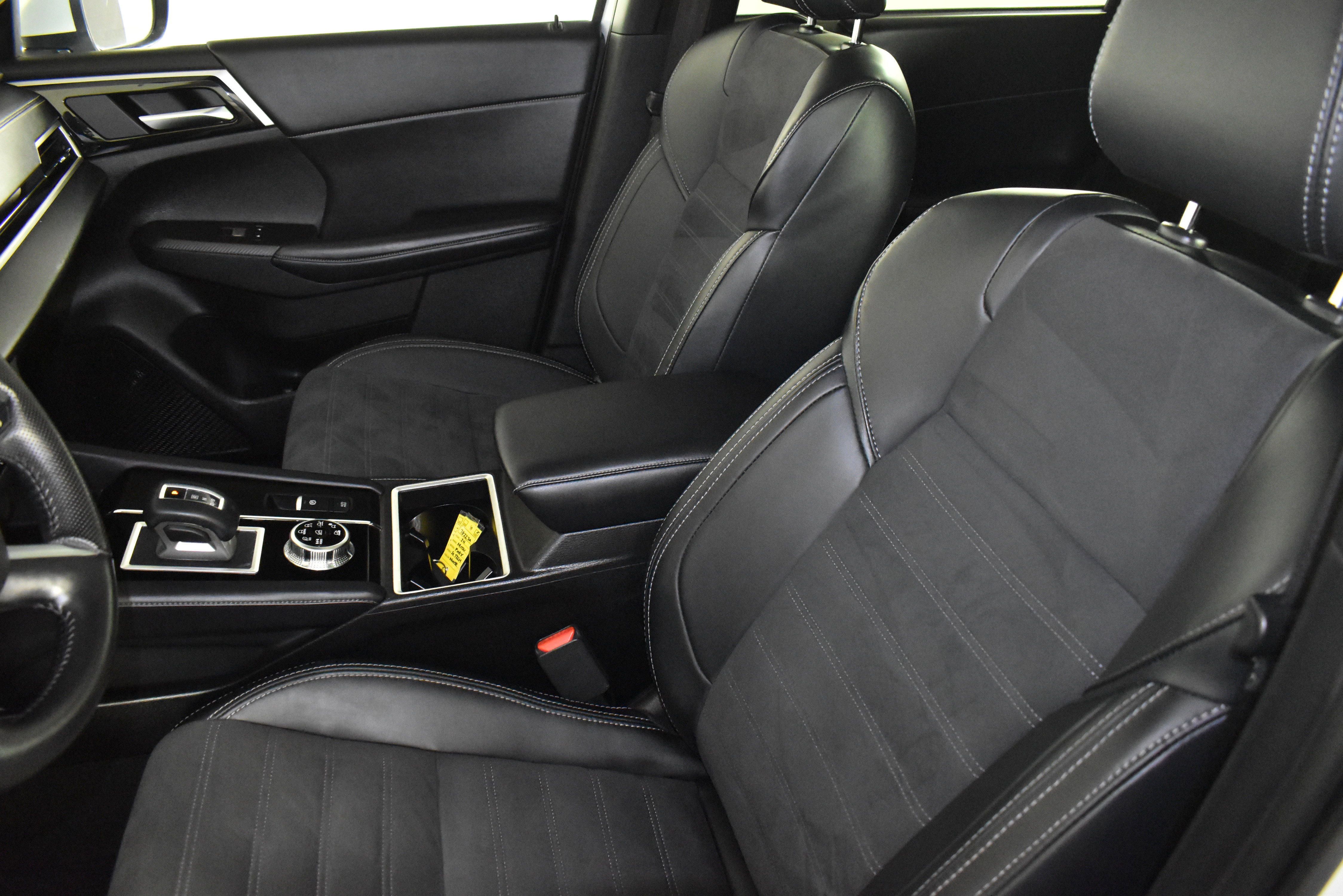 Used 2024 Mitsubishi Outlander SE image 37