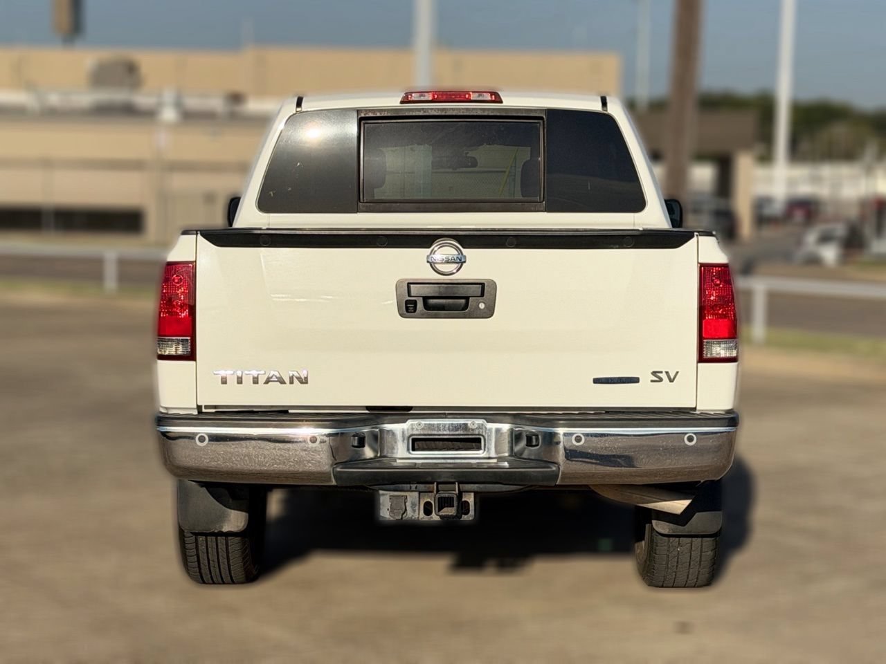 Used 2015 Nissan Titan SV w/ SV Value Truck Package RWD image 7