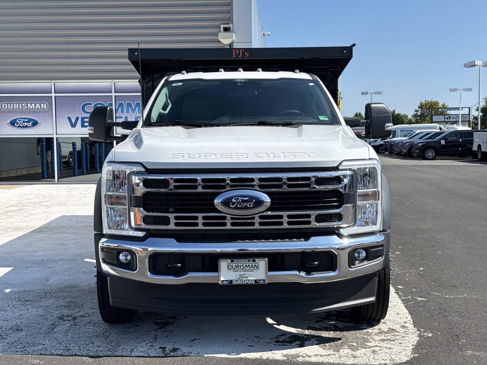 New 2025 Ford F550 4x4 Crew Cab image 8