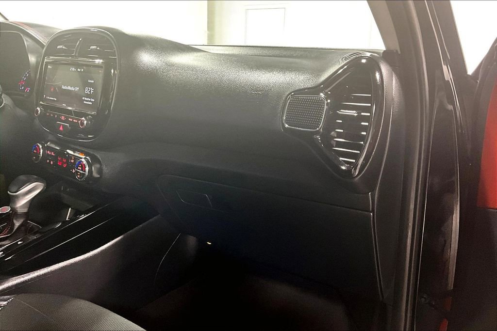 Used 2021 Kia Soul Turbo image 19