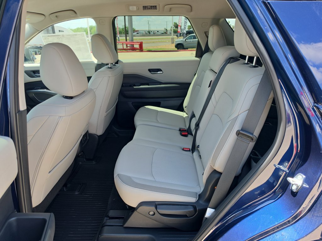 New 2026 Nissan Pathfinder SL FWD image 25
