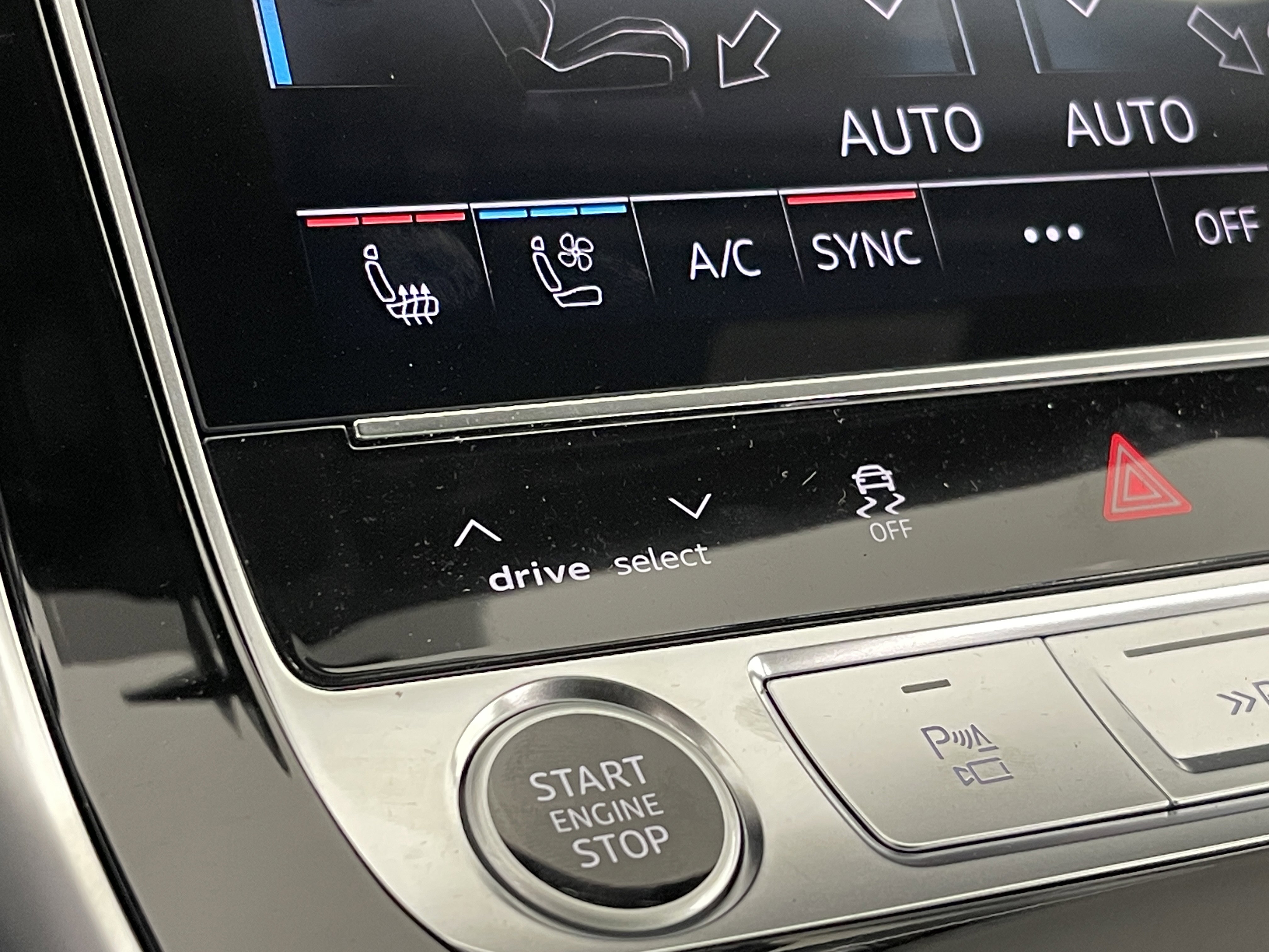 New 2025 Audi Q7 3.0T Prestige image 35
