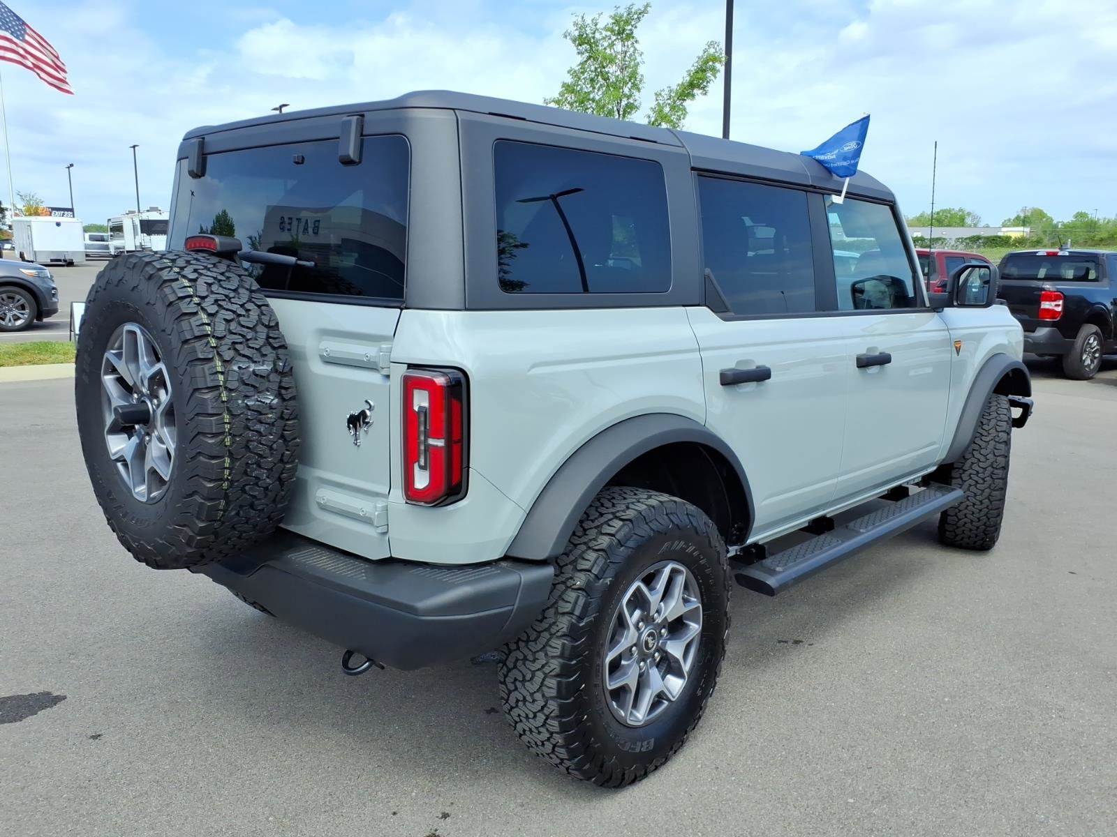 Certified 2024 Ford Bronco Badlands image 3