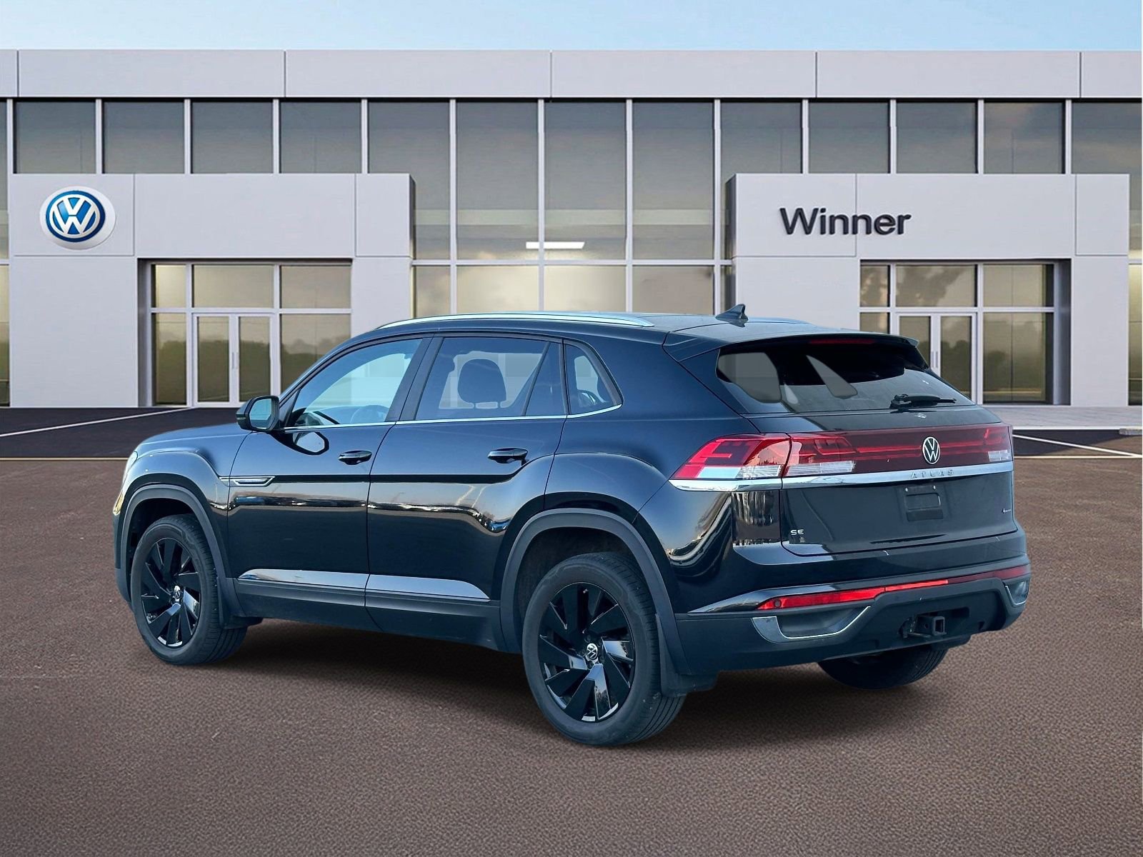 Used 2024 Volkswagen Atlas Cross Sport SE w/ Panoramic Sunroof Package video 2